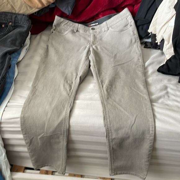 Selling 7 different jeans, DO NOT WANT ANYMORE - Picture 8 of 15
